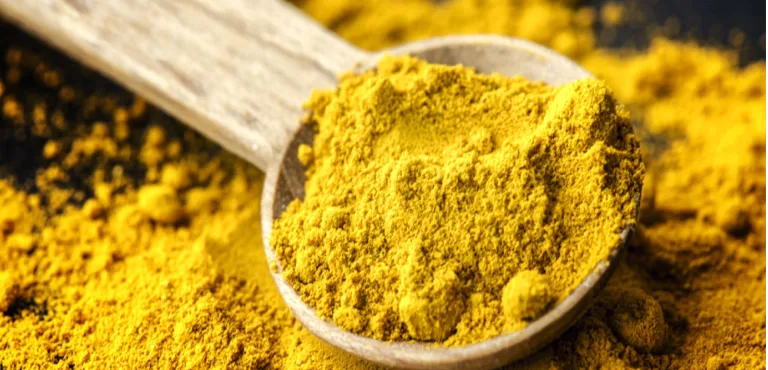 proprietà terapeutiche della curcuma